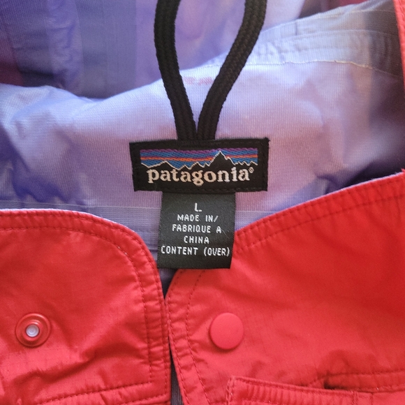 Patagonia Red Hooded Rain Shell Jacket Size L Lightweight Windbreaker - Picture 9 of 11